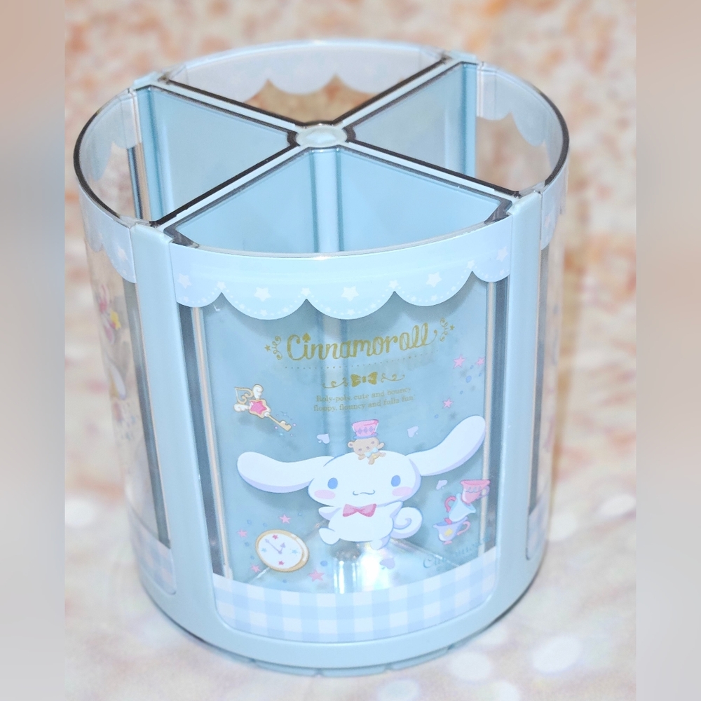 Sanrio Cinnamoroll Rotating Pen Stand